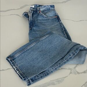 Women’s Zara straight leg Denim Jeans